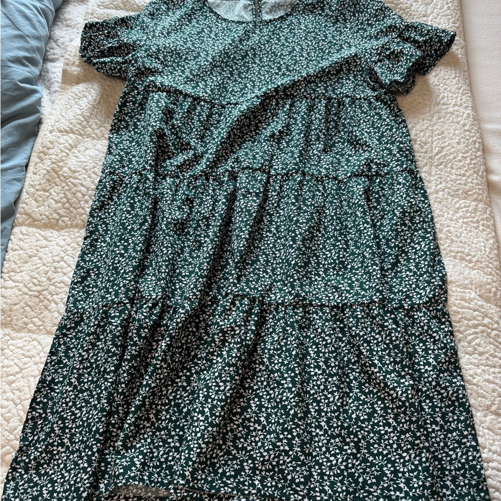 SHEIN Green Floral Patterned Top